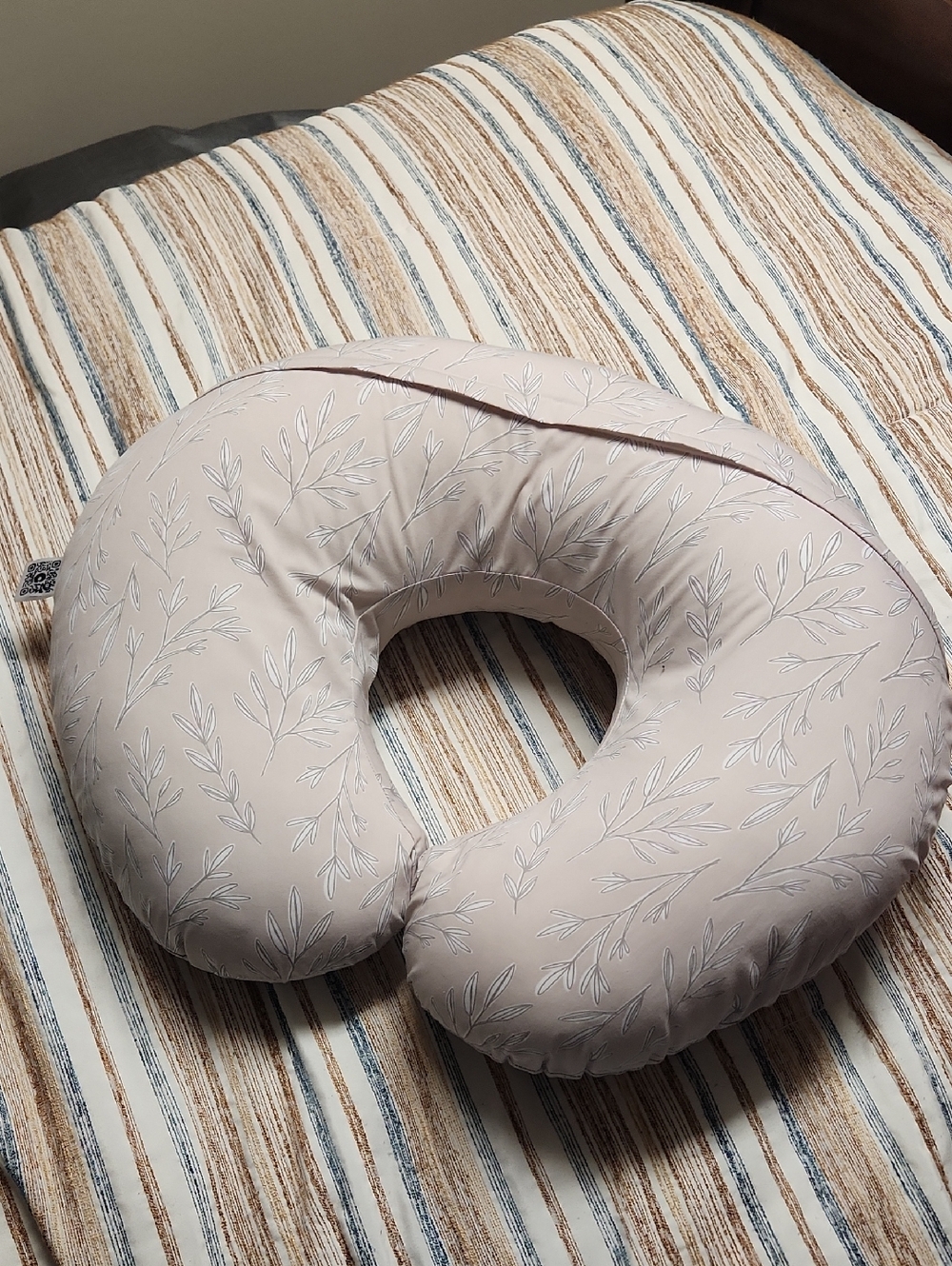 Boppy Nursing Pillow With Cover - Picture 3 of 3